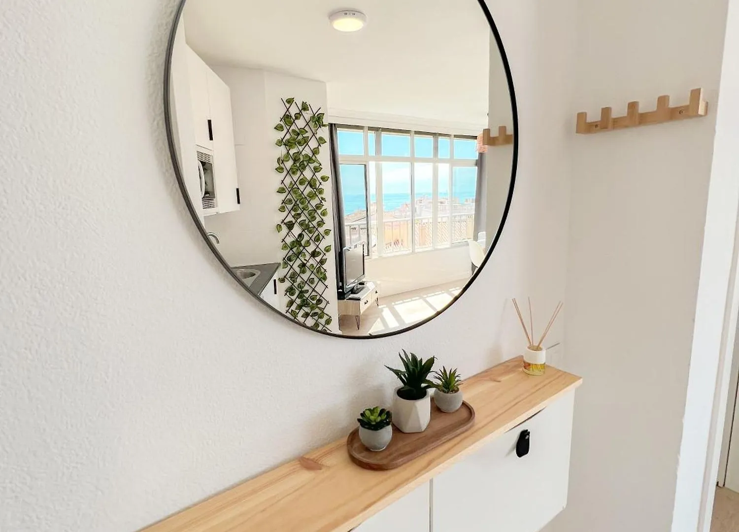 Palm Beach Aparment Sea Views トレモリノス