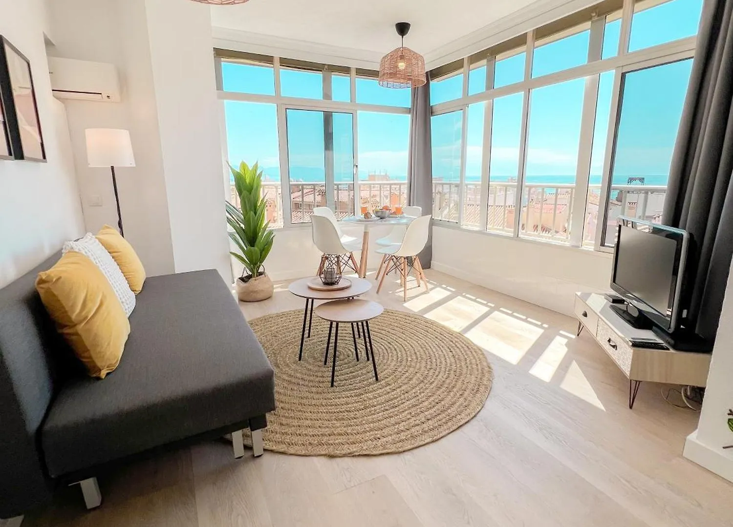 アパート Palm Beach Aparment Sea Views トレモリノス