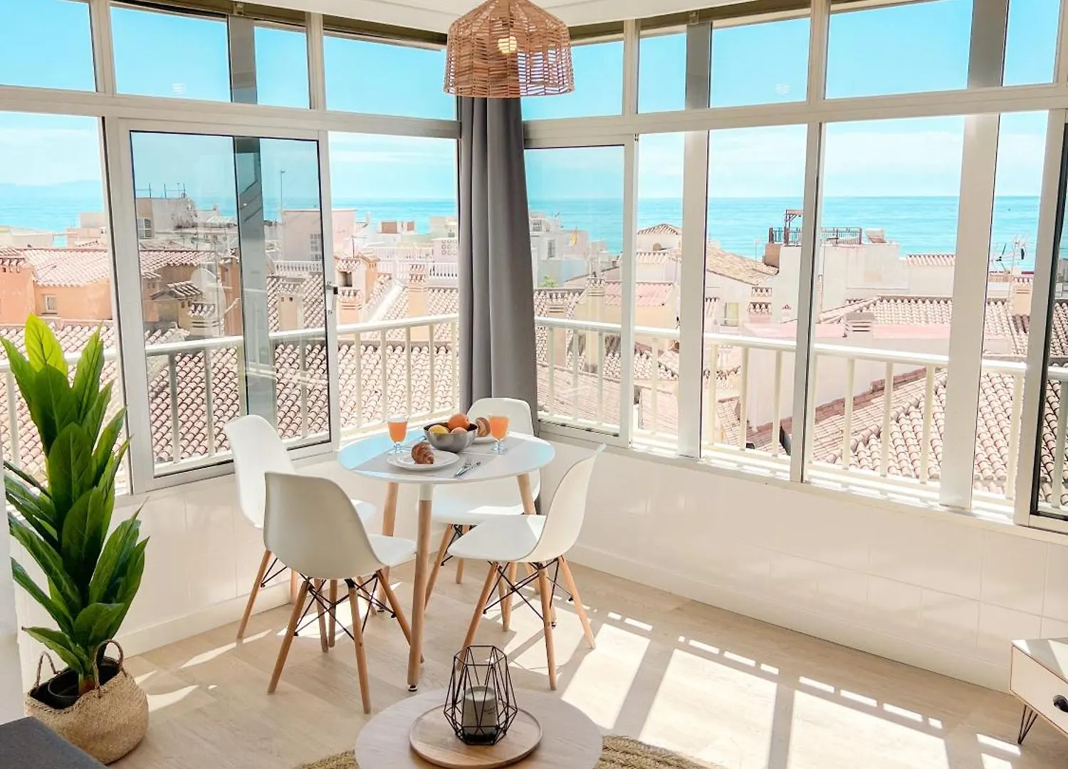 アパート Palm Beach Aparment Sea Views トレモリノス